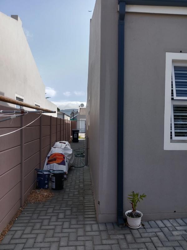 2 Bedroom Property for Sale in Heathfield Western Cape